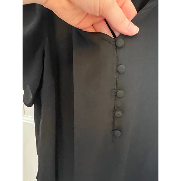 Torrid Women's 1 - 1X Black Puff Sleeve Blouse Short Sleeve V Neck Half Button - Picture 8 of 10